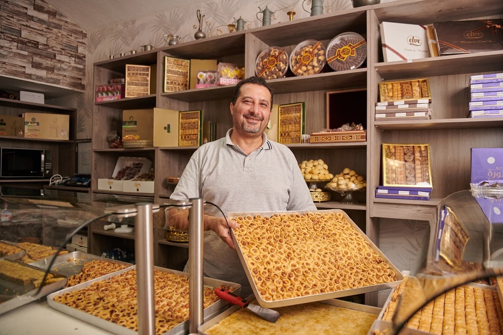Mann mit Bäckerei
Klagenfurt
Damascino
syrische Bäckerei
Delikatessen
Süßigkeiten